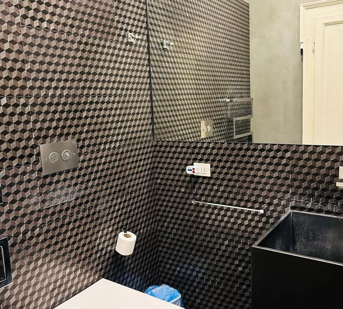 Maya Rooms Milan Guest house