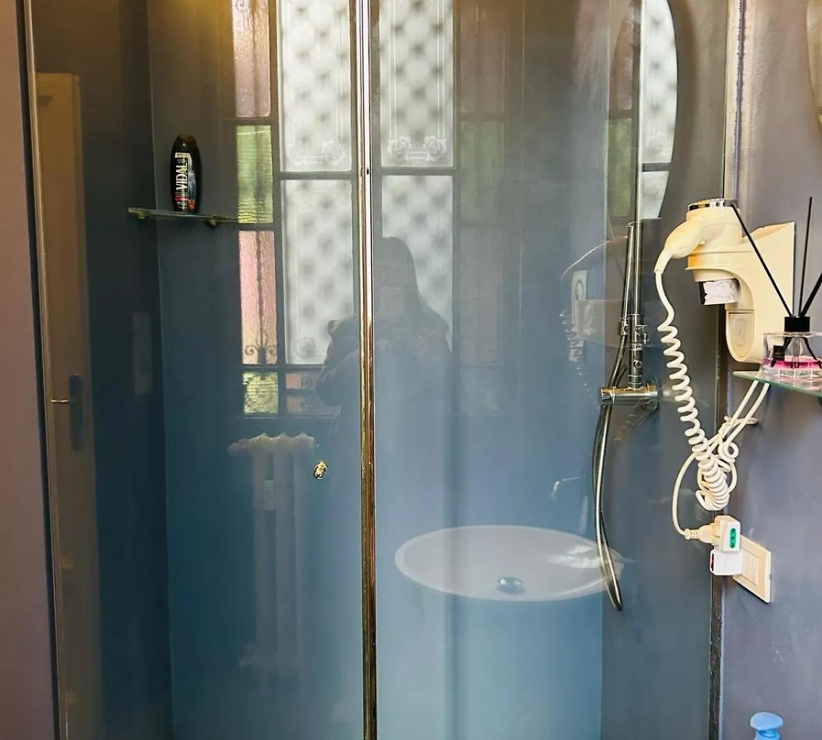 Guest house Maya Rooms Milan Italy